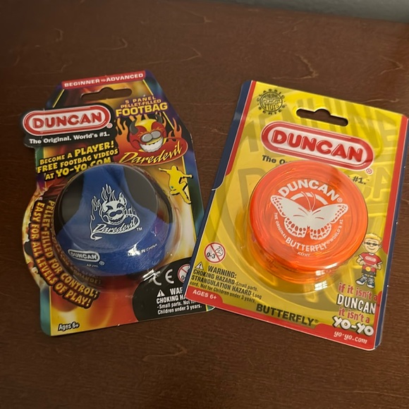 Yo-Yo and Footbag set - Picture 1 of 5